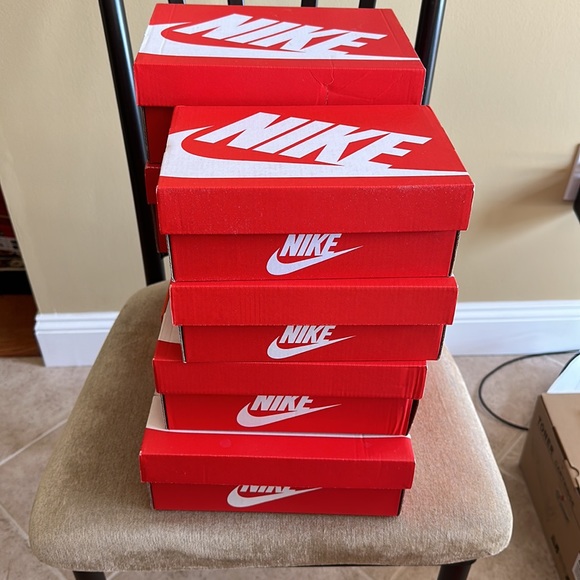 8 small empty Nike shoe boxes - Picture 2 of 3